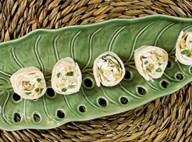 WRAP AU BRIE, ROQUETTE ET NOIX