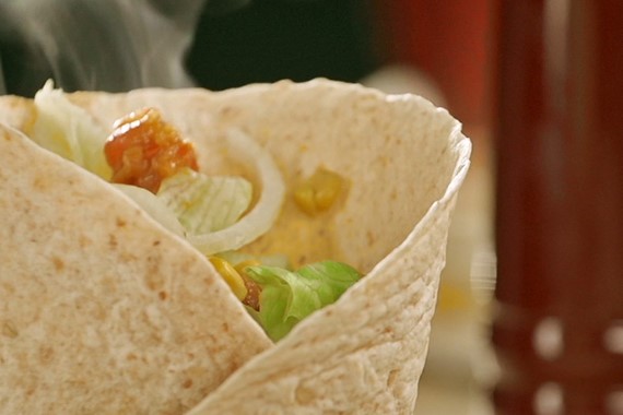 Wrap au poulet grillé et à la sauce barbecue