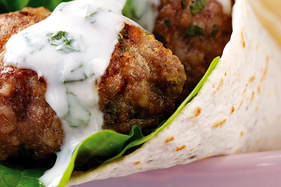 Wrap à l’agneau épicé et aux épinards